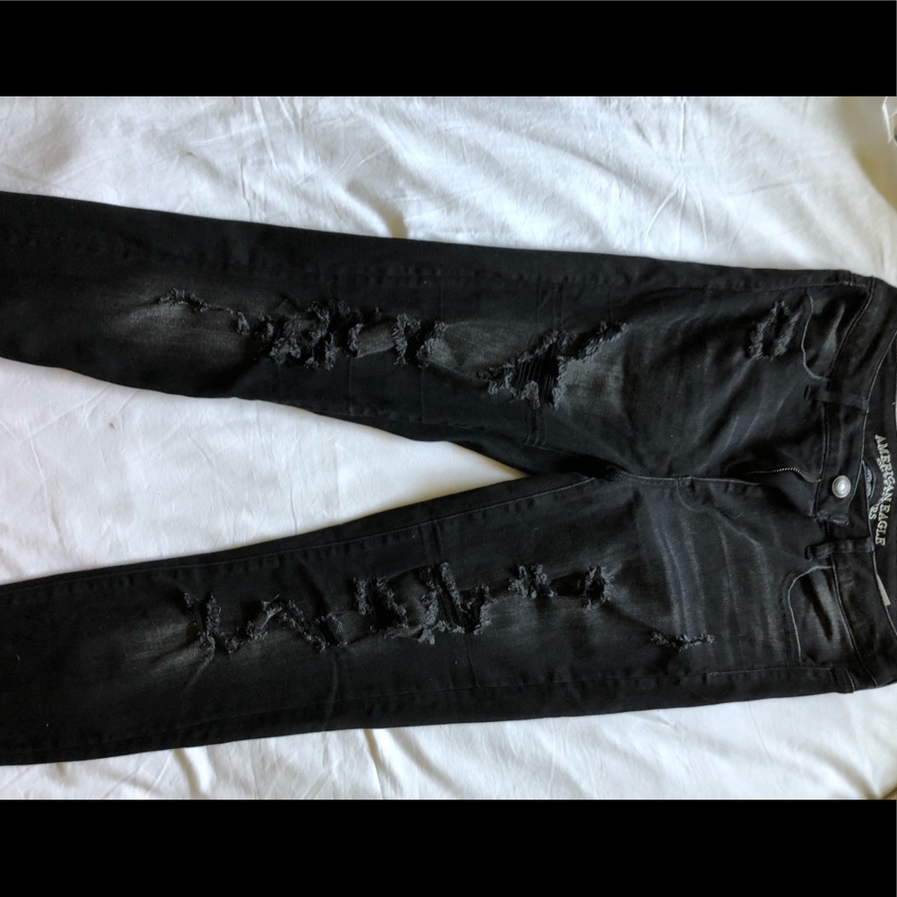 American Eagle Black ripped jeggings